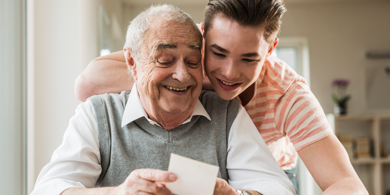 como cuidar de alguém com alzheimer