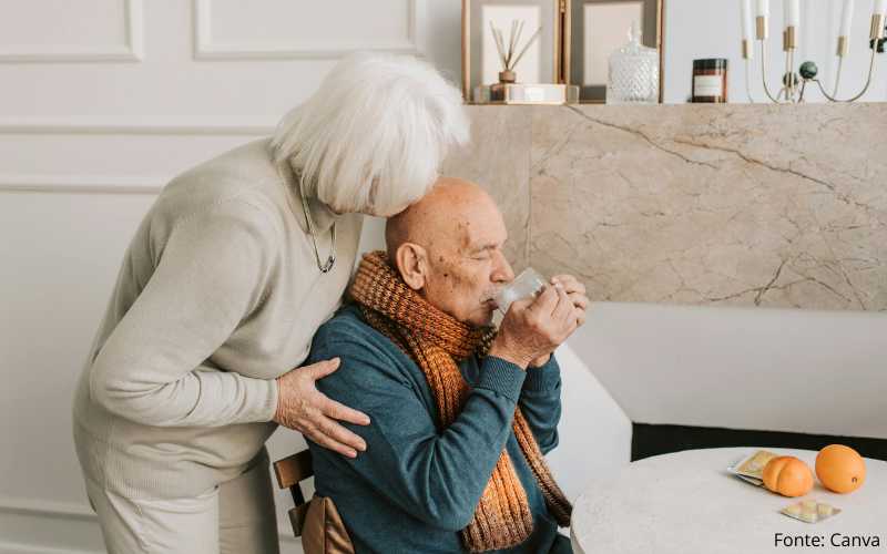 Desidratação no idoso: causas, sinais de alerta e como prevenir